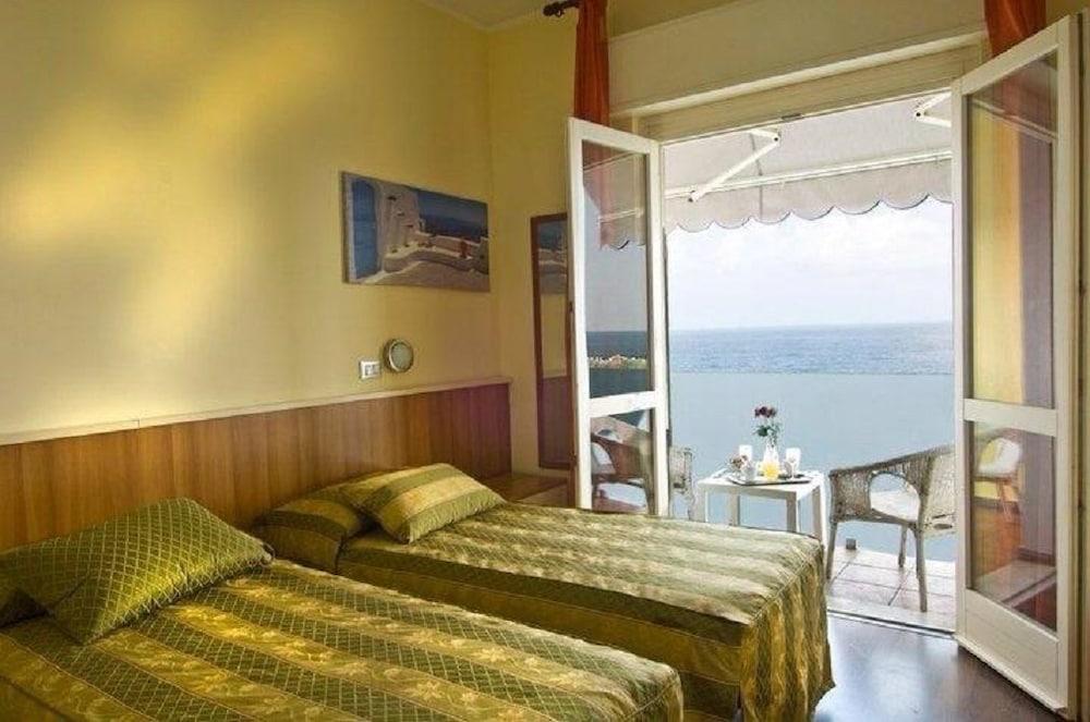 Hotel Marina Celle Ligure Εξωτερικό φωτογραφία